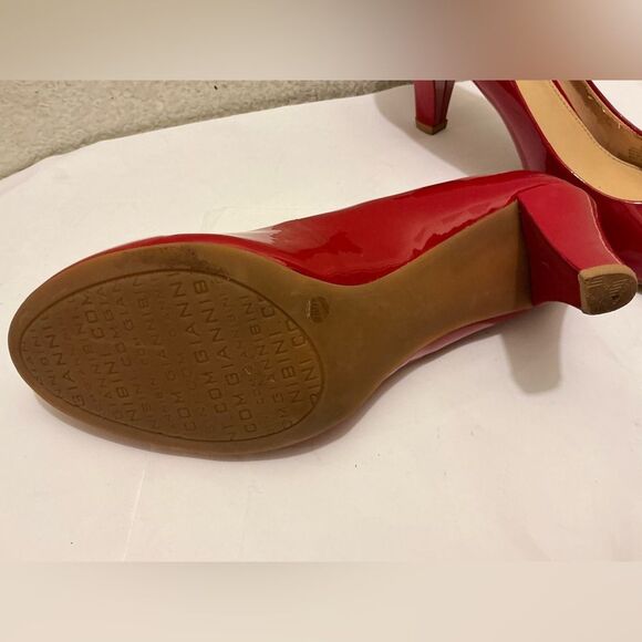 Gianni Bini Classic Red Heels - Picture 6 of 9